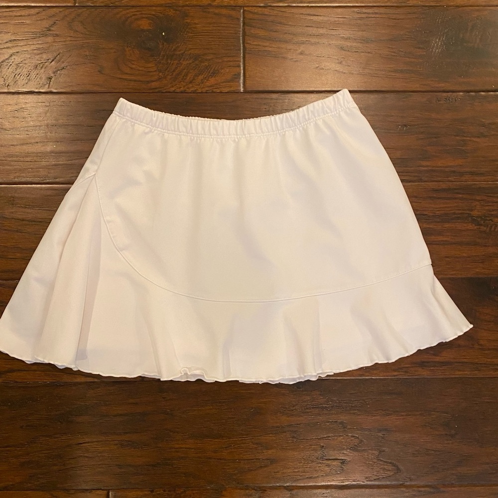 White tennis skirt - lettuce hem